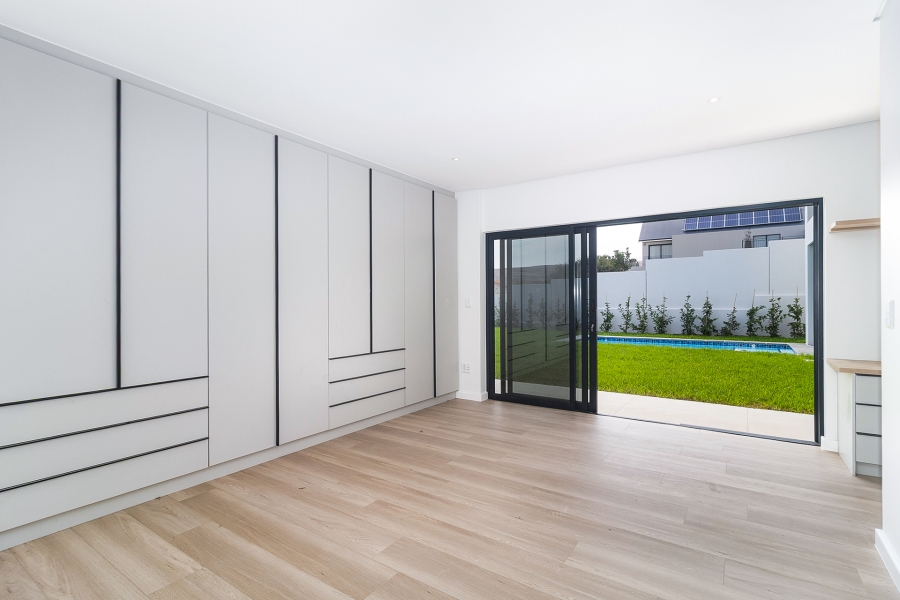 5 Bedroom Property for Sale in Mount Royal Golf Estate Western Cape